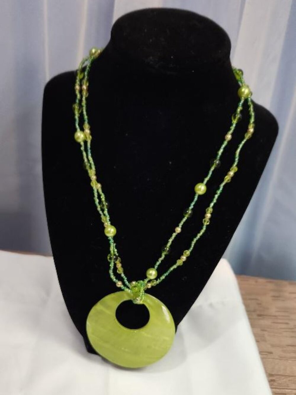 Vintage EsMor Funky Chunky Lime Green Mother of Pearl Disc Pendant Necklace